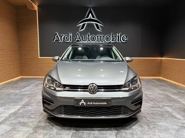 Volkswagen Golf (2018) — foto 12 van 25