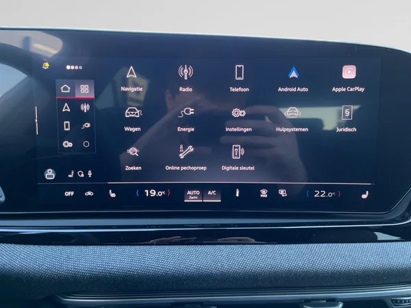 AUDI A6 Avant e-hybrid (PHEV) (2026) — foto 15 van 24