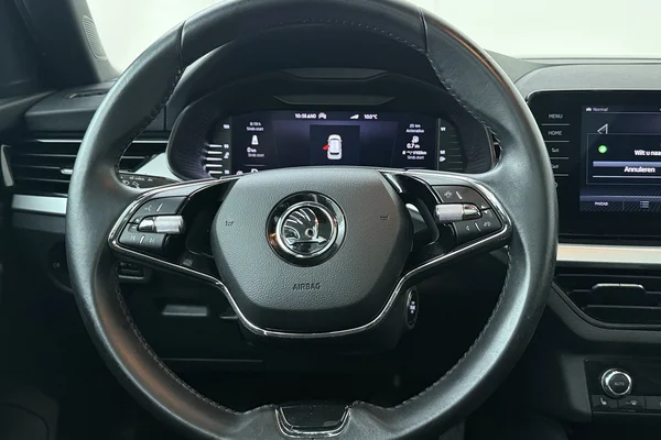 Skoda Kamiq (2022) — foto 2 van 29