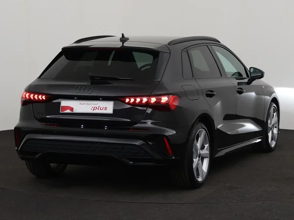 AUDI A3 Sportback (2025) — foto 2 van 4