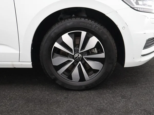 VOLKSWAGEN Touran (2025) — foto 10 van 29