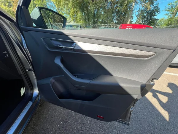 SKODA Karoq (2022) — foto 7 van 24