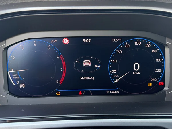 VOLKSWAGEN T-Roc (2024) — foto 9 van 19