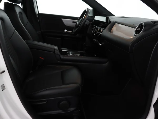 MERCEDES GLA 250 (2022) — foto 3 van 31