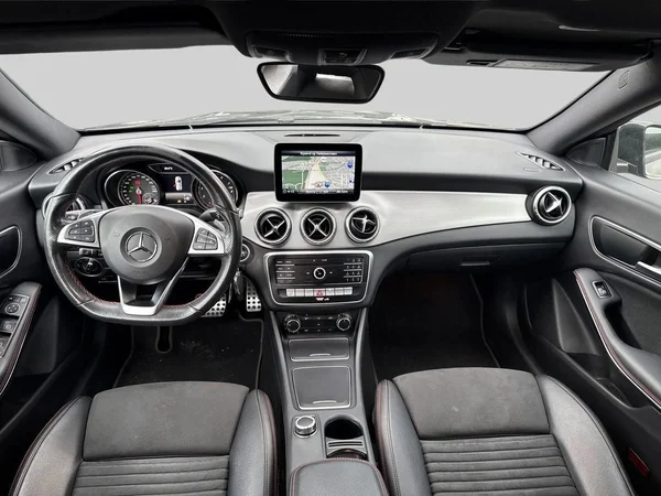 Mercedes-Benz CLA (2019) — foto 2 van 21