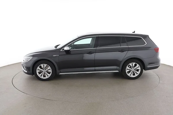 Volkswagen Passat Alltrack (2019) — foto 9 van 16