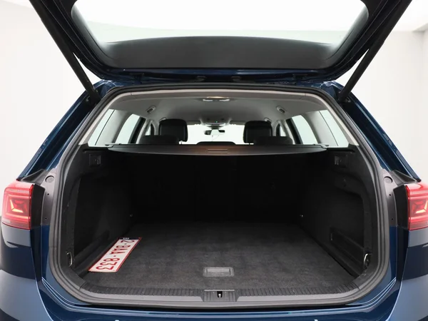 Volkswagen Passat (2021) — foto 8 van 36