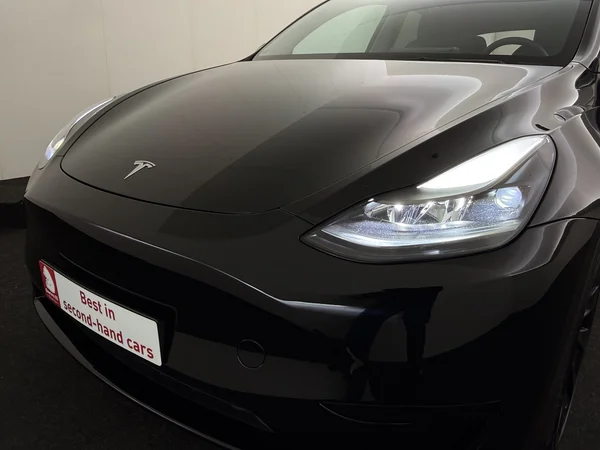 TESLA Model Y (2022) — foto 24 van 30