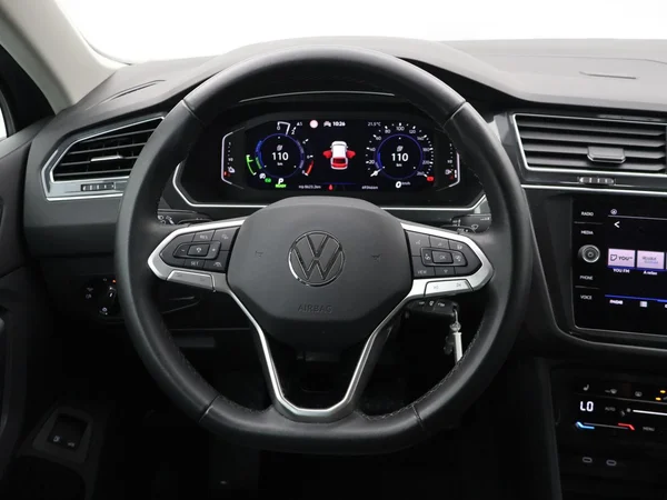 VOLKSWAGEN Tiguan eHybrid (PHEV) (2022) — foto 18 van 27