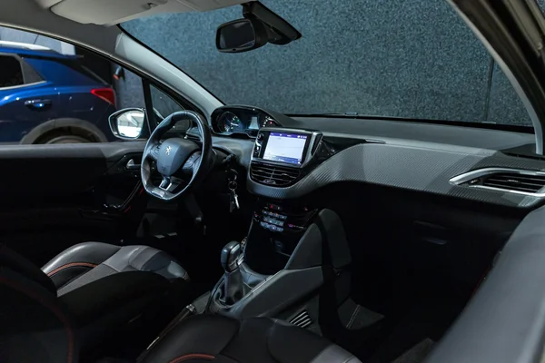 Peugeot 208 (2017) — foto 31 van 33
