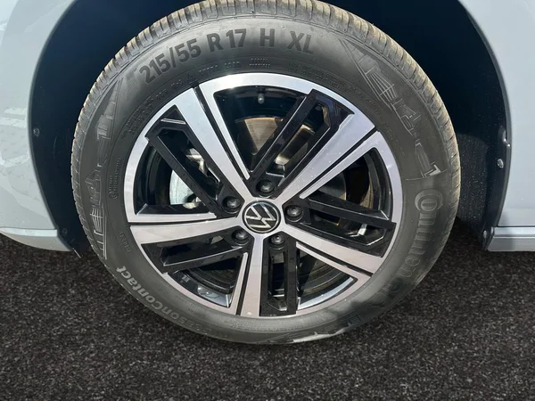 VOLKSWAGEN Caddy Maxi eHybrid (2025) — foto 13 van 16