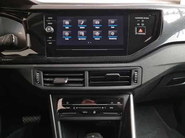 VOLKSWAGEN Polo (2025) — foto 4 van 15