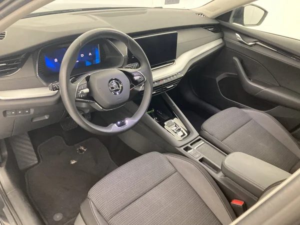 SKODA Octavia Combi (2021) — foto 28 van 36