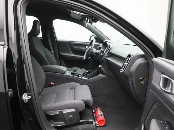 Volvo XC40 (2023) — foto 27 van 41