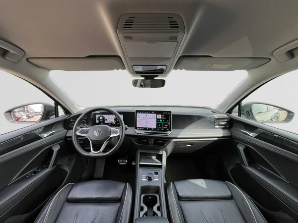 VOLKSWAGEN Tiguan (2024) — foto 19 van 22