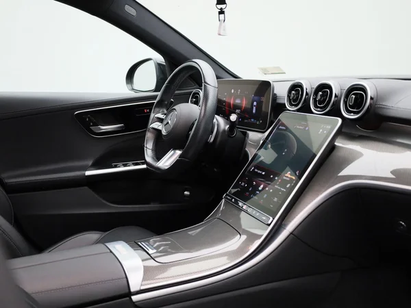 Mercedes-Benz C-Klasse (2022) — foto 33 van 54