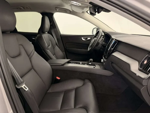 Volvo XC60 (2024) — foto 2 van 20