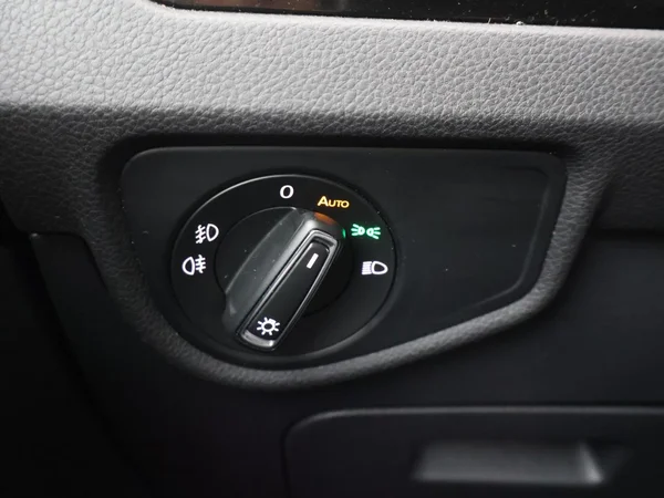 VOLKSWAGEN Touran Dsl (2021) — foto 14 van 30