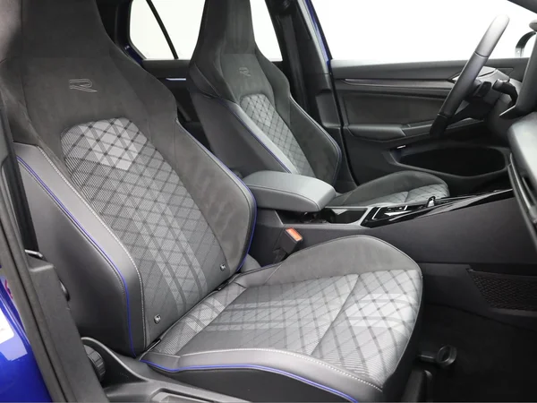 VOLKSWAGEN Golf VIII (2024) — foto 15 van 20