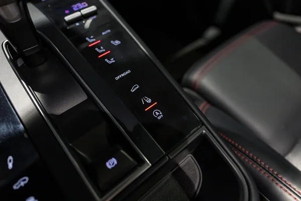 Porsche Macan (2024) — foto 26 van 44