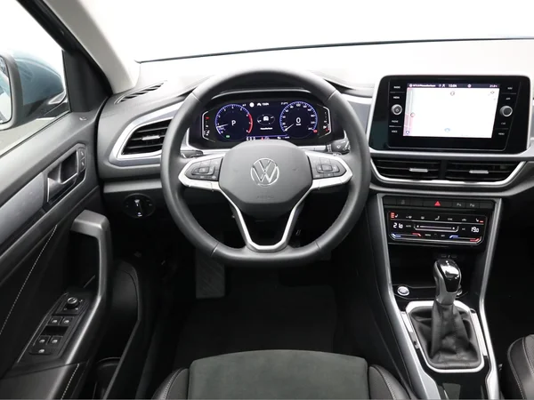 VOLKSWAGEN T-Roc (2023) — foto 6 van 24