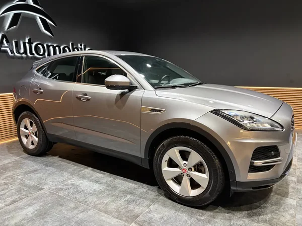 Jaguar E-Pace (2021) — foto 15 van 26