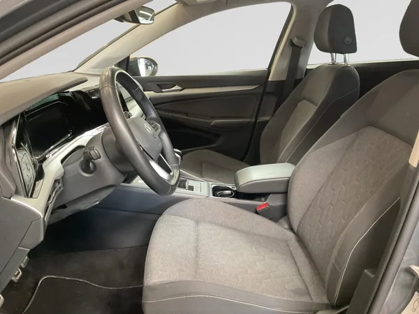 VOLKSWAGEN Golf VIII SW (2024) — foto 22 van 22