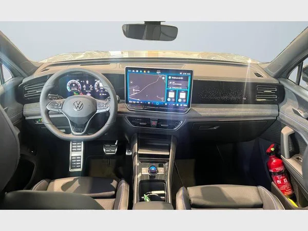 VOLKSWAGEN Tiguan (2026) — foto 26 van 28