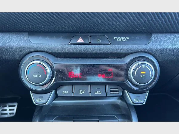 Kia Stonic (2024) — foto 14 van 31