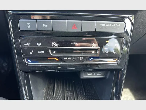Volkswagen T-Cross (2025) — foto 16 van 24
