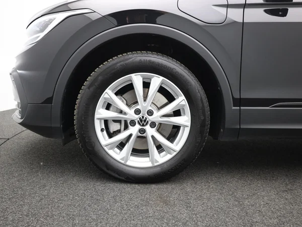 VOLKSWAGEN Tiguan eHybrid (PHEV) (2024) — foto 4 van 21