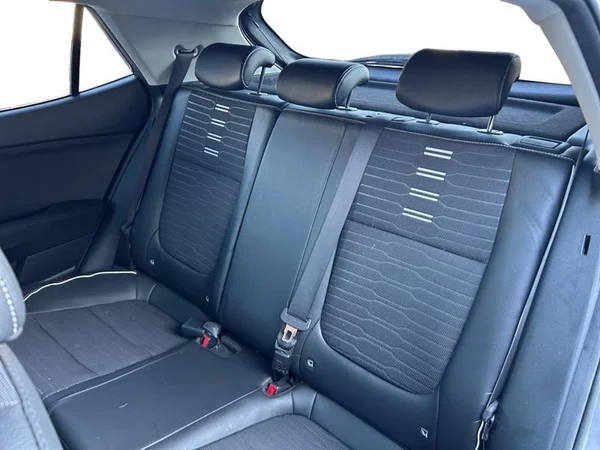 KIA Stonic (2024) — foto 4 van 33