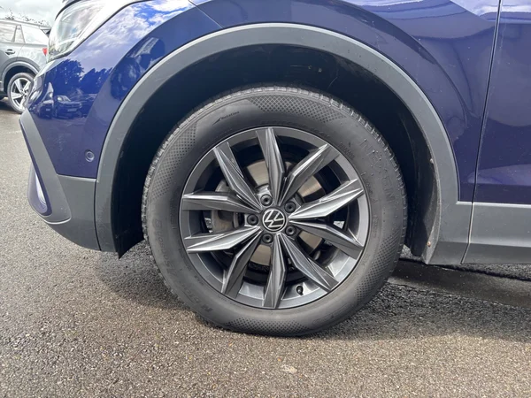 VOLKSWAGEN Tiguan Allspace (2023) — foto 9 van 17