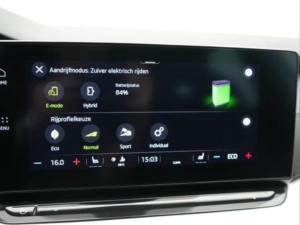 SKODA Octavia SW PHEV (2021) — foto 16 van 30