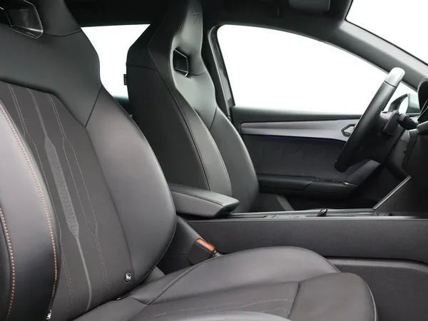 CUPRA Leon Sportstourer (2024) — foto 3 van 31