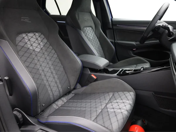 VOLKSWAGEN Golf VIII (2026) — foto 19 van 24