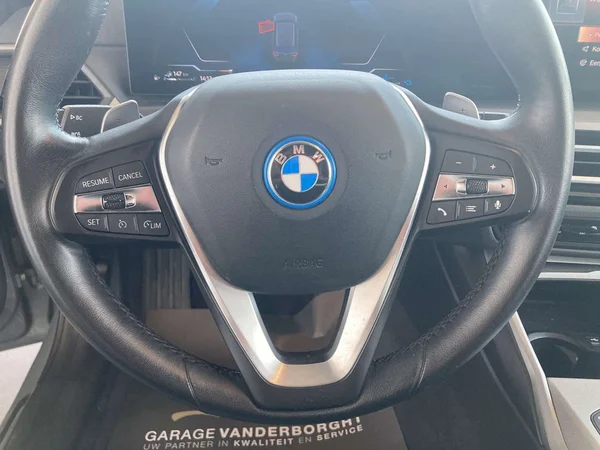 BMW 3 Serie (2023) — foto 8 van 20