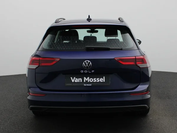 Volkswagen Golf (2021) — foto 40 van 43