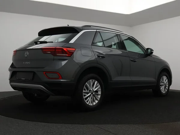 Volkswagen T-Roc (2023) — foto 8 van 23