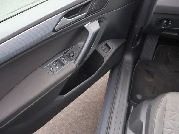 VOLKSWAGEN Tiguan eHybrid (PHEV) (2022) — foto 8 van 25