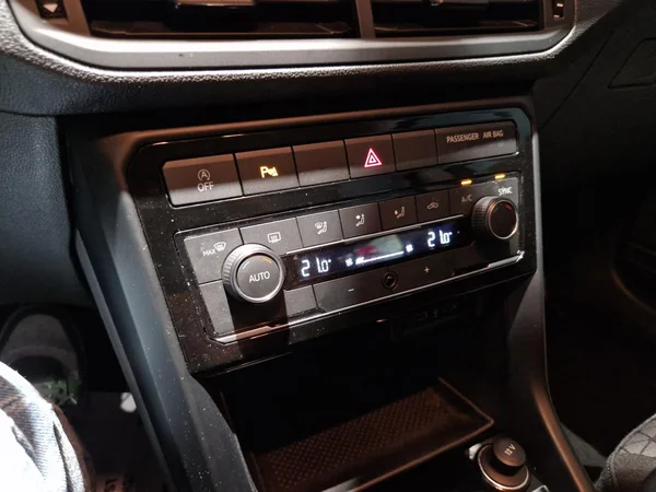 VOLKSWAGEN T-Cross (2021) — foto 20 van 20