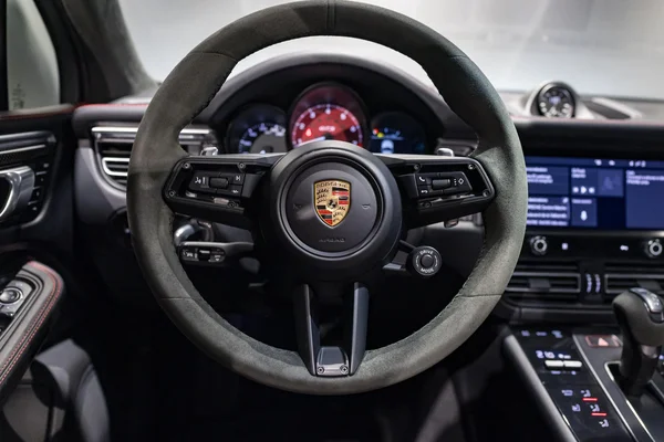 Porsche Macan (2024) — foto 16 van 44