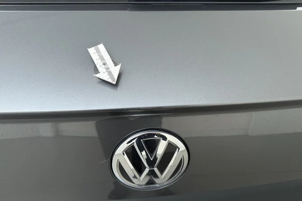 Volkswagen T-Roc (2019) — foto 14 van 21
