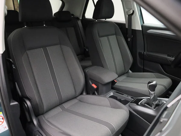 Volkswagen T-Roc (2023) — foto 33 van 42