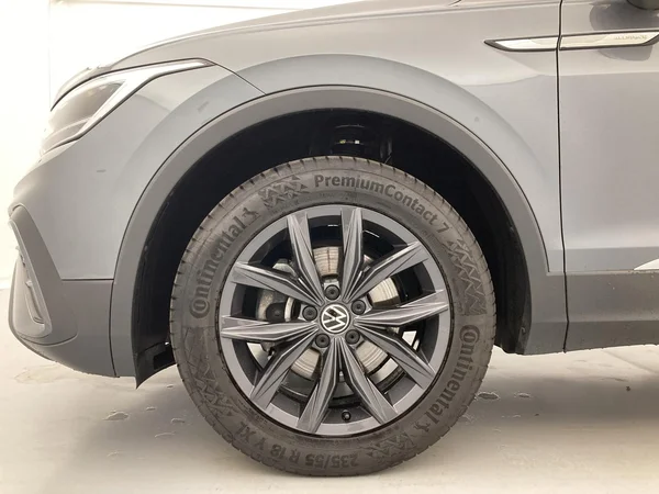 VOLKSWAGEN Tiguan Allspace (2022) — foto 3 van 35