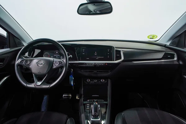 Opel Grandland (2023) — foto 3 van 49