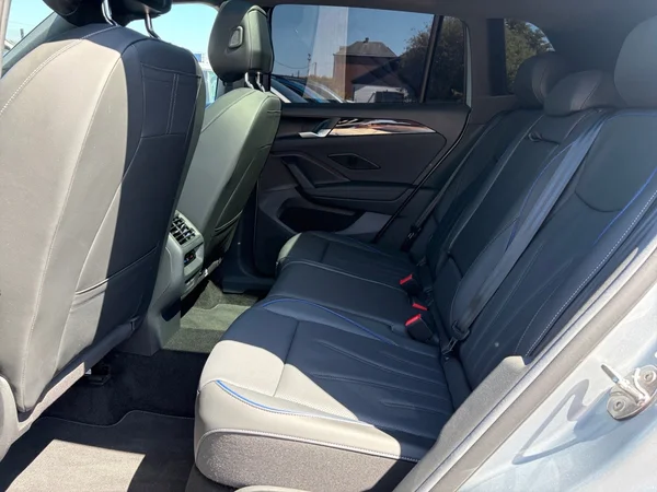 VOLKSWAGEN Tiguan (2024) — foto 13 van 14