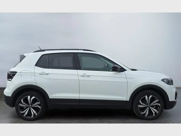Volkswagen T-Cross (2023) — foto 23 van 28