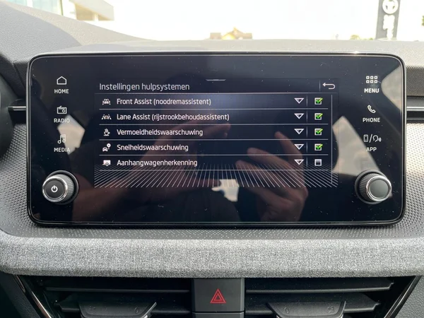 SKODA Kamiq (2024) — foto 6 van 20