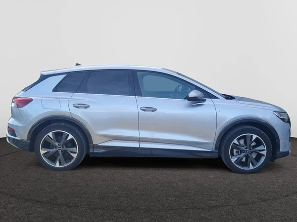 AUDI Q4 e-tron (2025) — foto 2 van 24